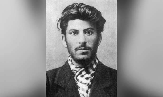 Нағыз әйел үштік секс Азиялық ана мен ұлы порно