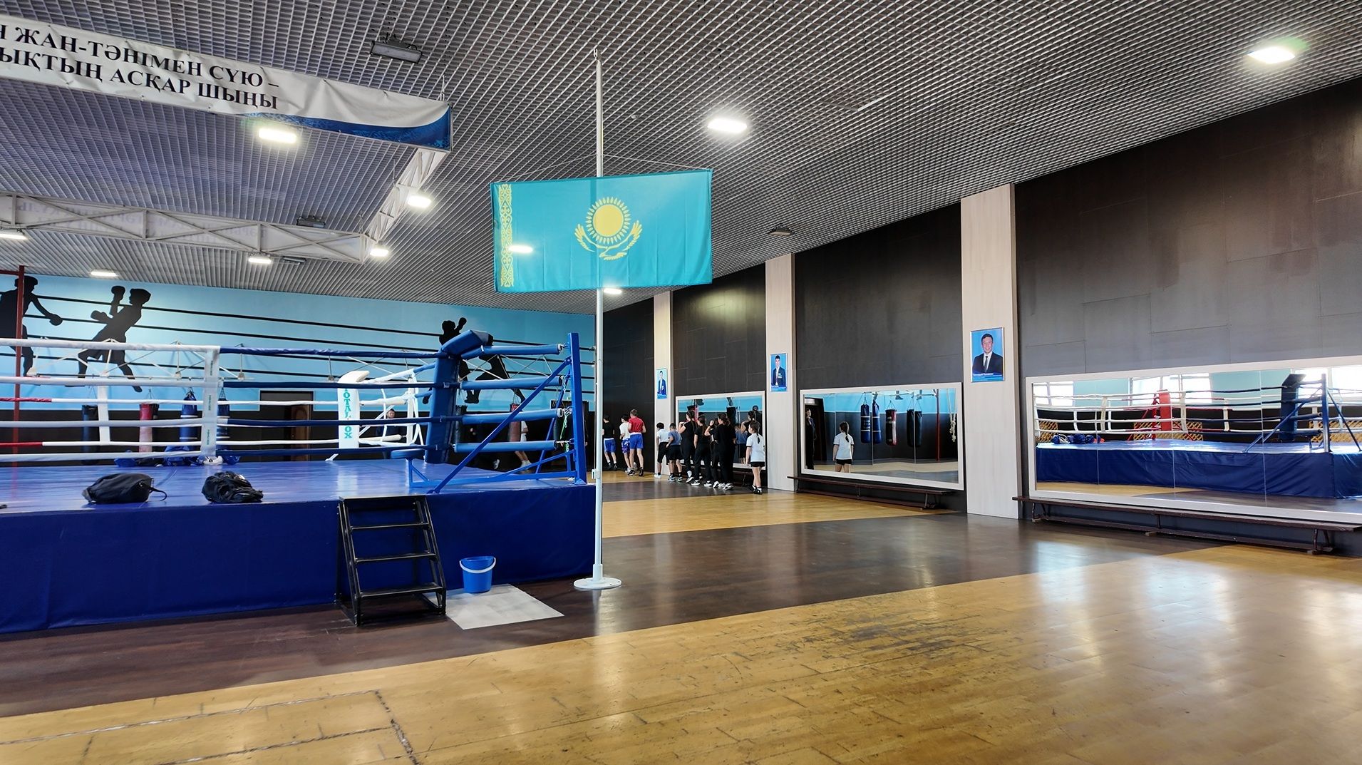 Мула Пенжикентте жыныстық қатынасқа түскен Керри Кендаллдың жалаңаш суреттері