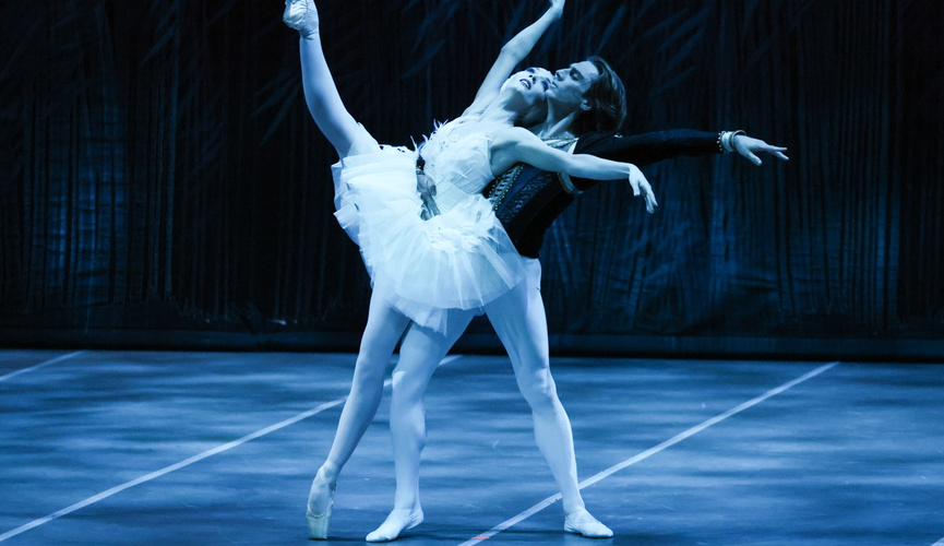 Дик алып жатқан керемет кисканың фотосы Жүктеусіз немесе SMSсіз порно видеолар