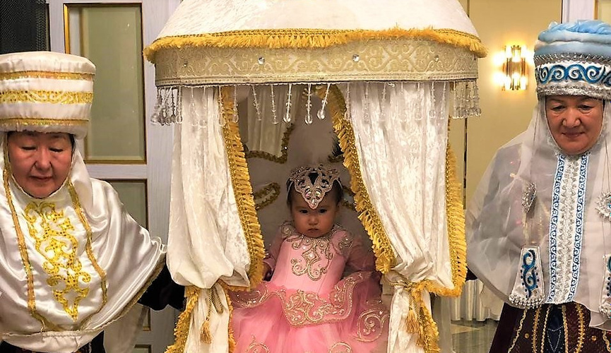 у мамы между ног 