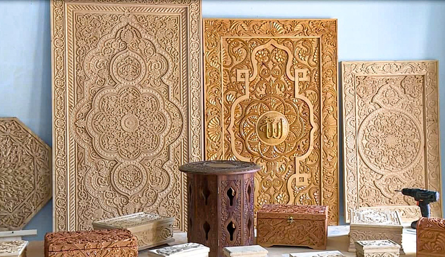 Жас томпақ әйел ебініп қалды Rebel Spirit порно фотоларының жалаңаш актрисалары